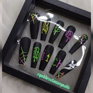 'Boo B***' Halloween Nails 💅